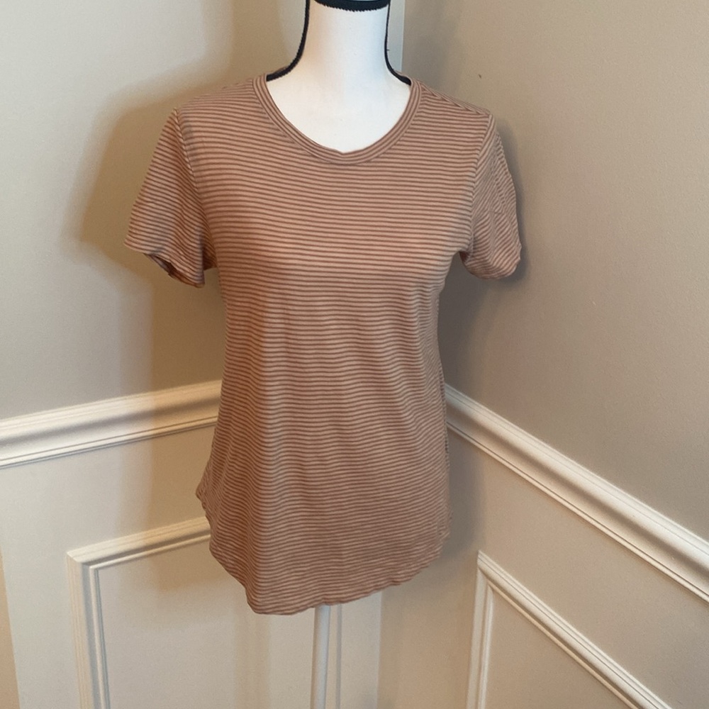 Old Navy Stripped T-shirt size Small